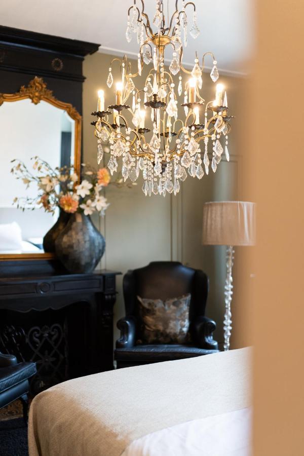 Boutique Hotel Villa Trompenberg ฮิลเวอร์ชุม ภายนอก รูปภาพ