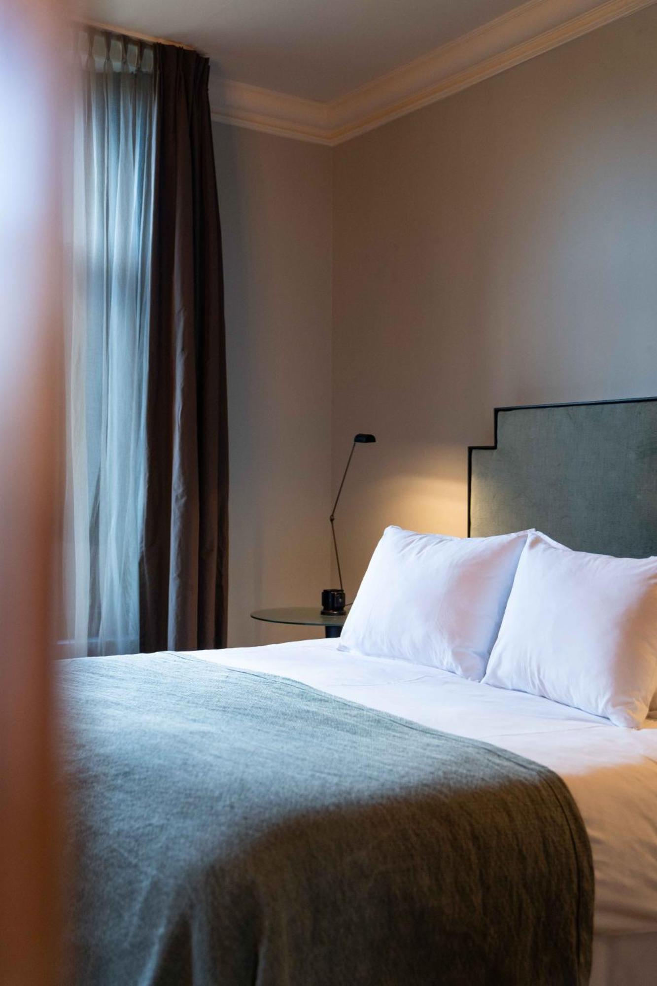 Boutique Hotel Villa Trompenberg ฮิลเวอร์ชุม ภายนอก รูปภาพ