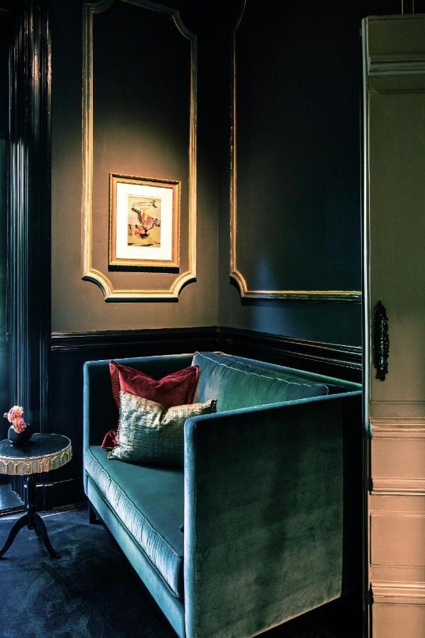 Boutique Hotel Villa Trompenberg ฮิลเวอร์ชุม ภายนอก รูปภาพ